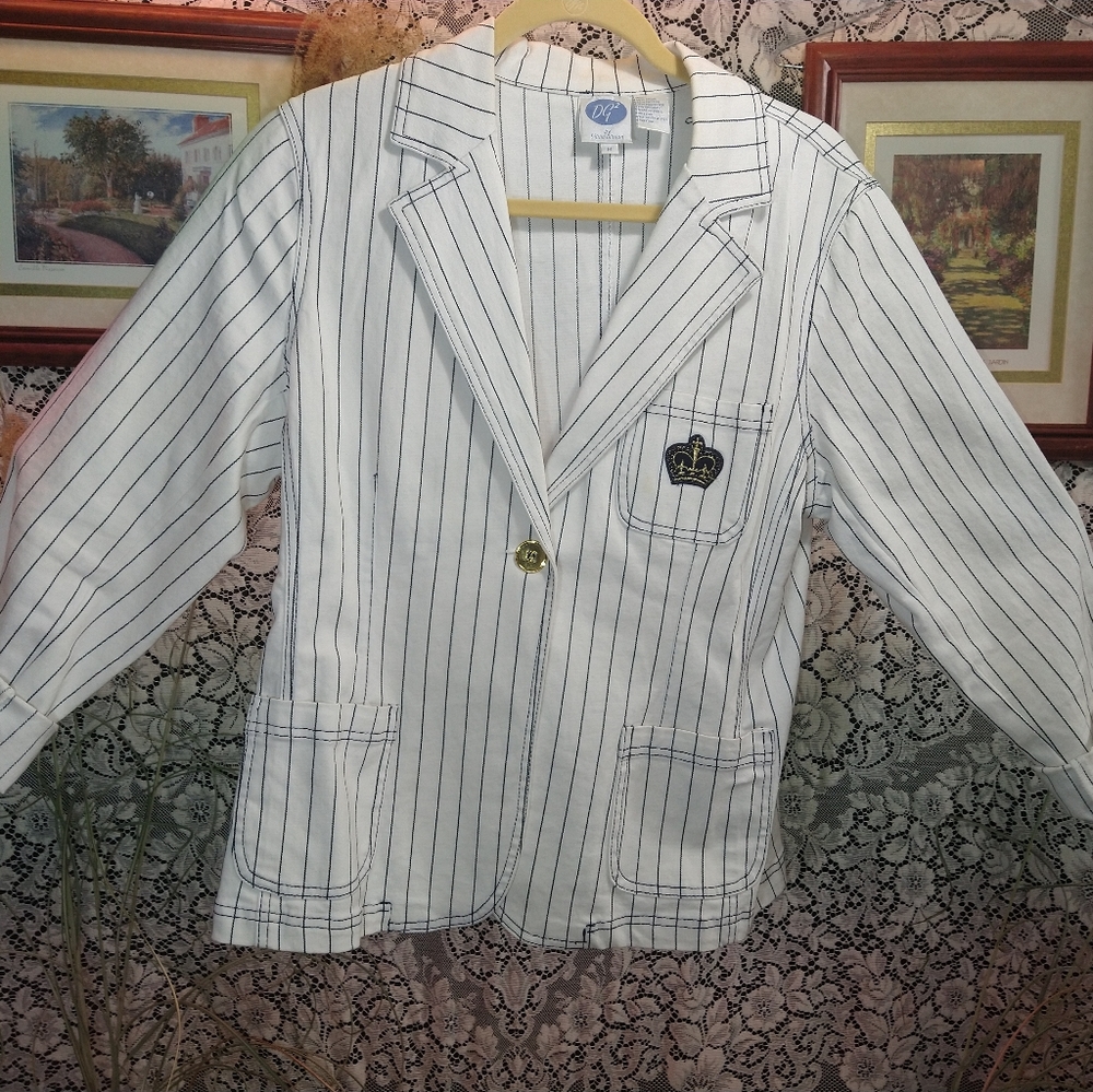 Diane Gilman white with black stripe blazer jacket vintage embroidered crown